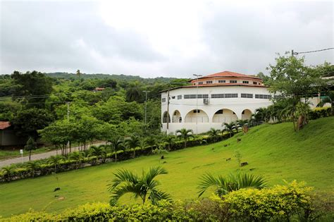 Foto da biblioteca no IFCE Campus Crato
